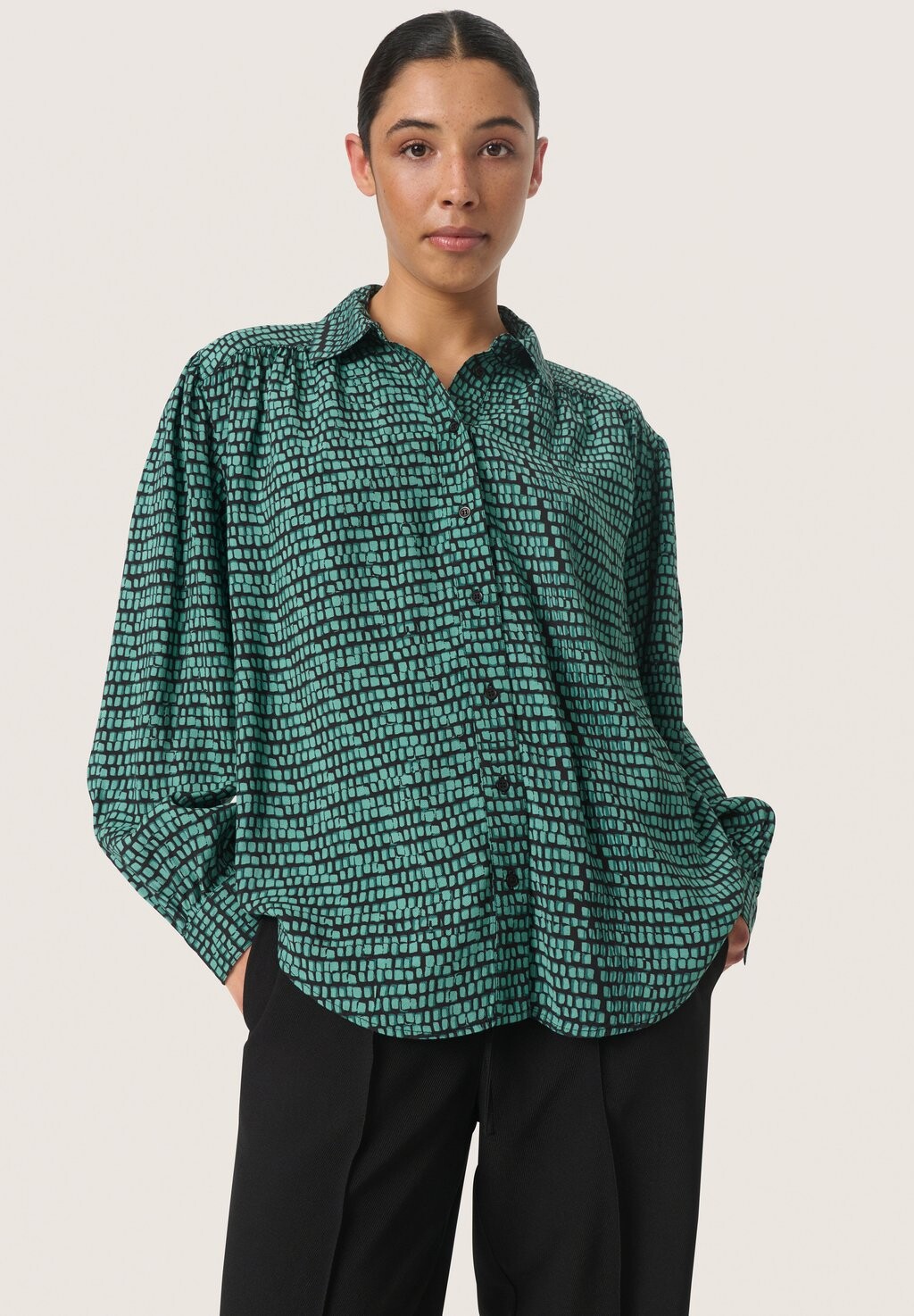 Блузка на пуговицах MAKENA EBBA Soaked in Luxury, зеленый
Блузка на пуговицах MAKENA EBBA Soaked in Luxury, зеленый