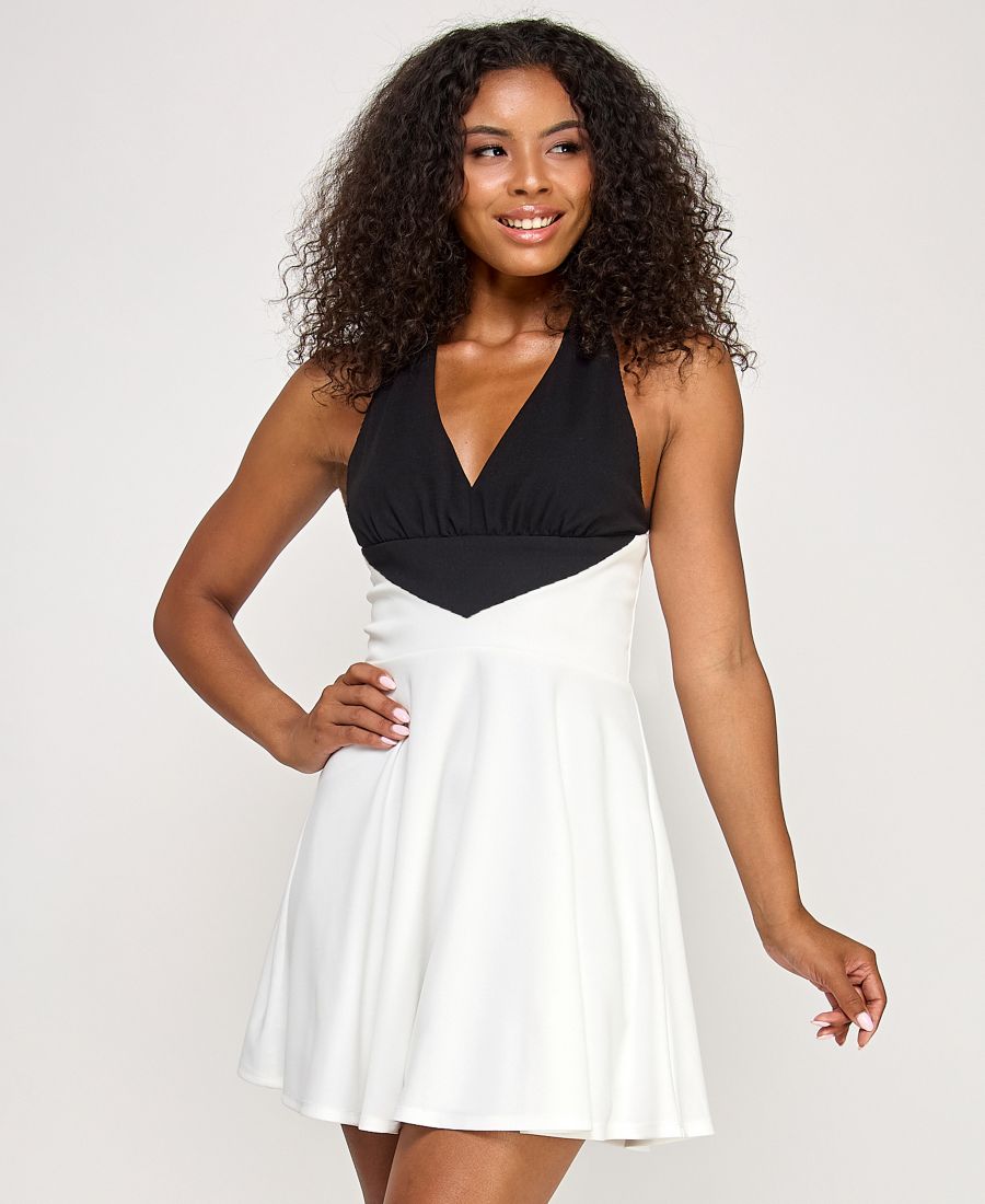 Платье-трапеция с завязками на шее для подростков City Studios, Ivory/Black
Платье-трапеция с завязками на шее для подростков City Studios, Ivory/Black