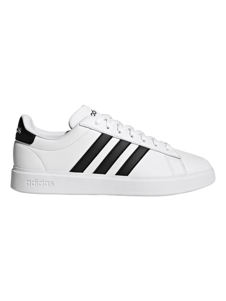 Низкие кроссовки Adidas, белый
Низкие кроссовки Adidas, белый