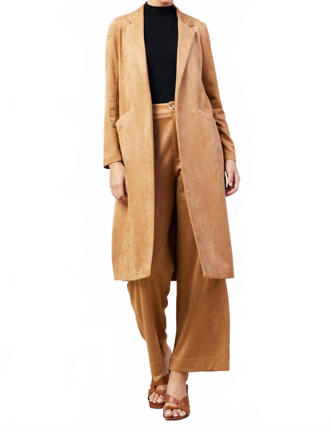 Беттани Дастер куртка в коричневом SKIES ARE BLUE
Беттани Дастер куртка в коричневом SKIES ARE BLUE