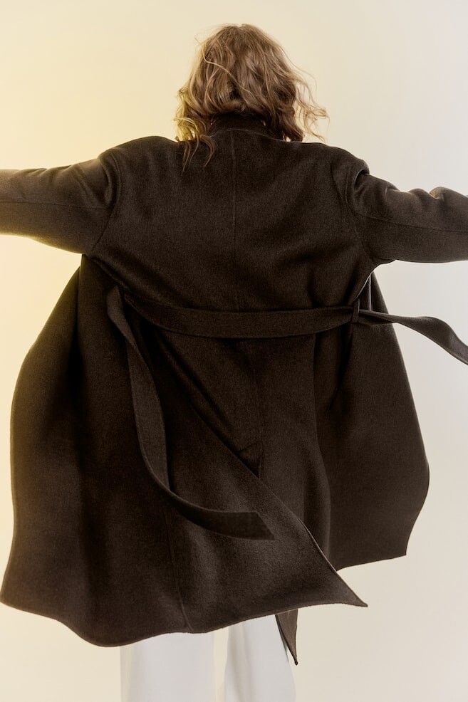 Пальто ручной работы из смеси шерсти H&M, коричневый
Пальто ручной работы из смеси шерсти H&M, коричневый