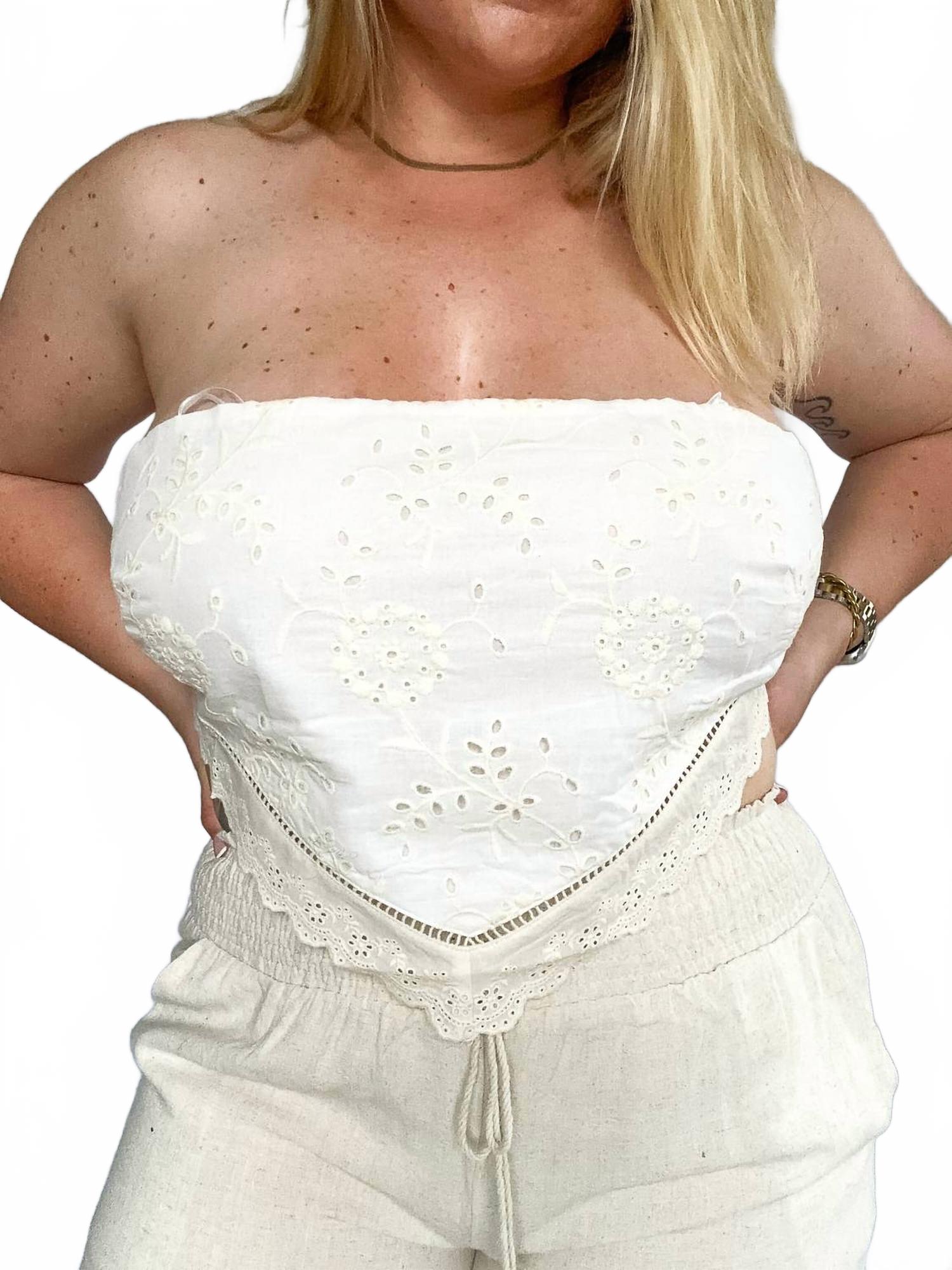 Женский топ Golden Tide с вышивкой цвета слоновой кости BUCKETLIST
Женский топ Golden Tide с вышивкой цвета слоновой кости BUCKETLIST