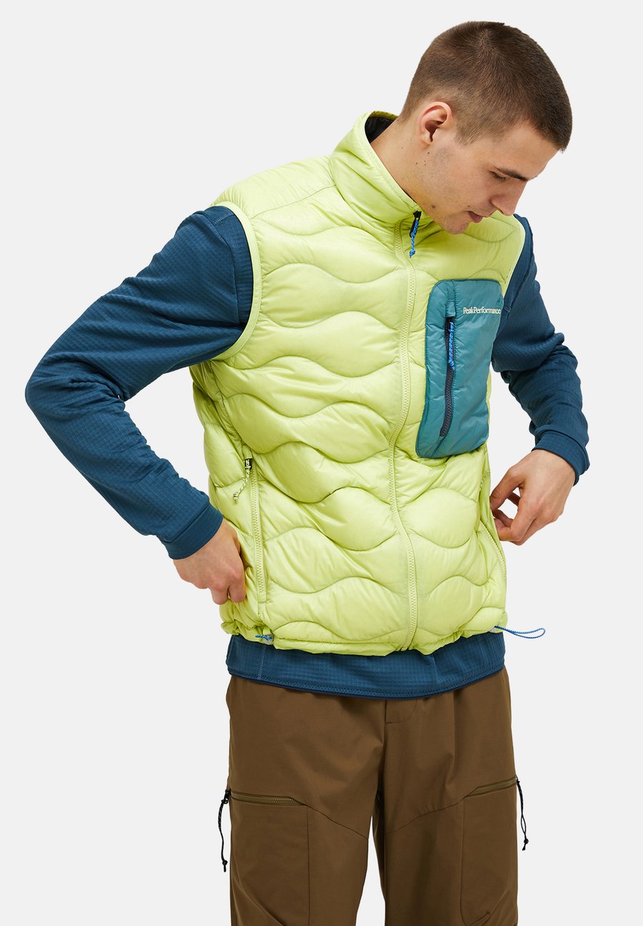 Куртка Peak Performance HELIUM UTILITY, Grün/Light Green
Куртка Peak Performance HELIUM UTILITY, Grün/Light Green