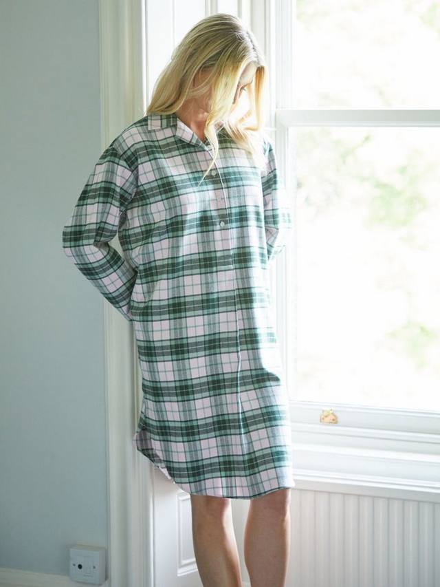 Тартановая ночная рубашка из мягкого хлопка British Boxers, Burnet Rose
Тартановая ночная рубашка из мягкого хлопка British Boxers, Burnet Rose