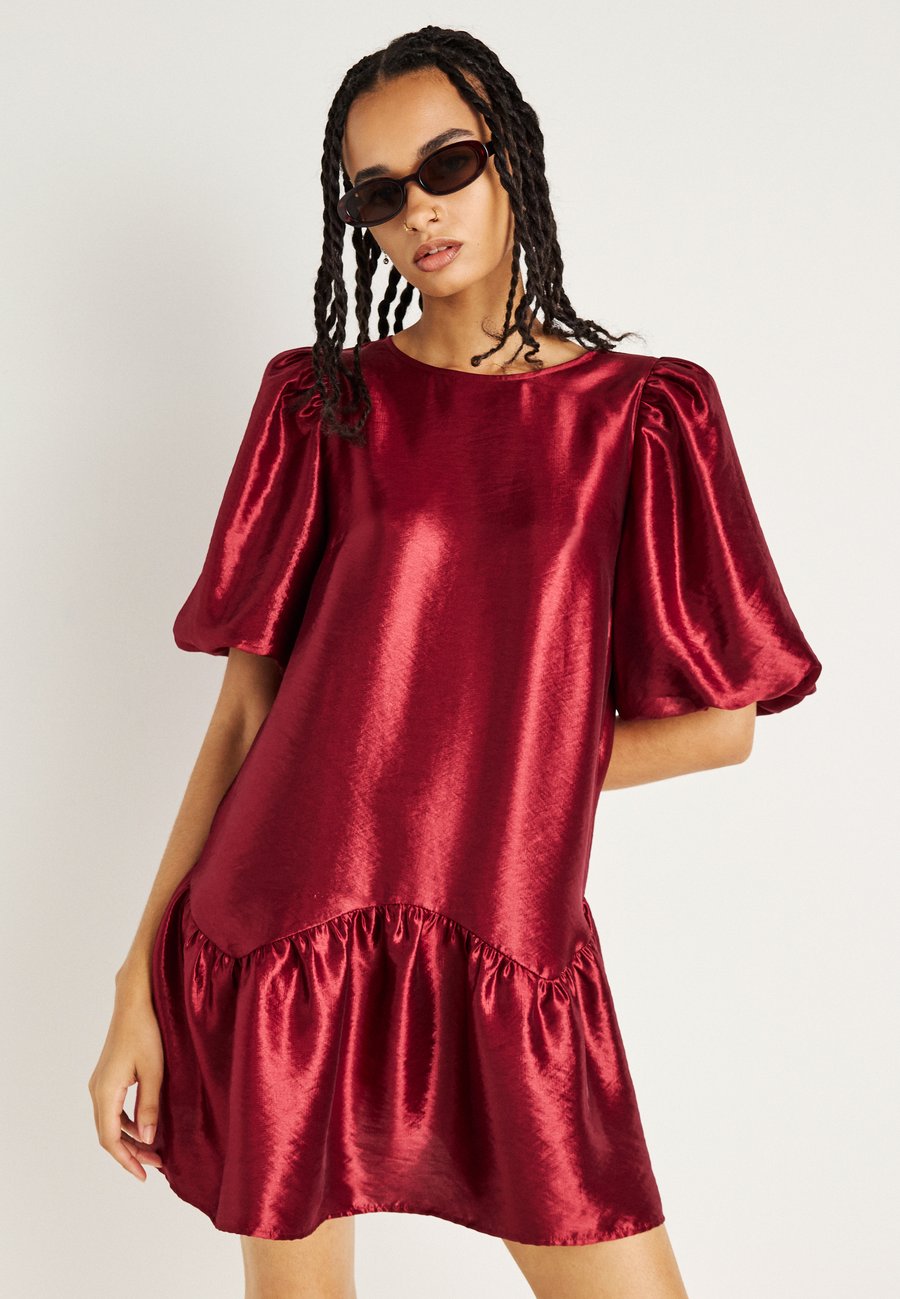 Платье Gina Tricot MINI DRESS, Pomegranate /Dark Red
Платье Gina Tricot MINI DRESS, Pomegranate /Dark Red