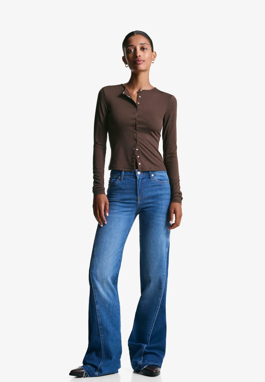 Блуза Bershka Blouse, Mottled Dark Brown
Блуза Bershka Blouse, Mottled Dark Brown