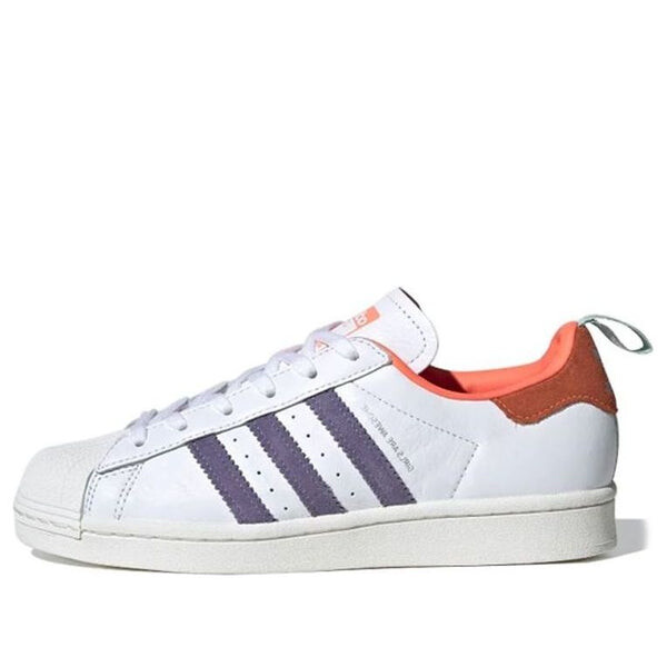 Девушки в кроссовках потрясающие x суперзвезда j Adidas, белый
Девушки в кроссовках потрясающие x суперзвезда j Adidas, белый