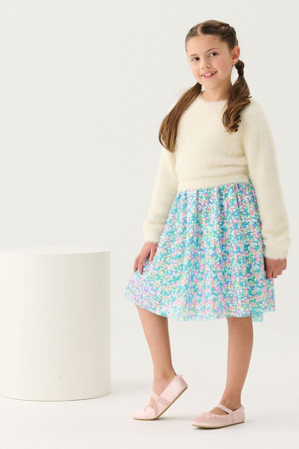 Юбка платье из кружева ками с пушистыми смешанными пайетками Hatley, белый
Юбка платье из кружева ками с пушистыми смешанными пайетками Hatley, белый