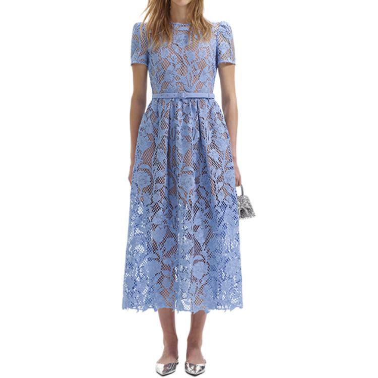 Миди-платье с короткими рукавами и кружевными деталями Self-portrait, синий
Миди-платье с короткими рукавами и кружевными деталями Self-portrait, синий