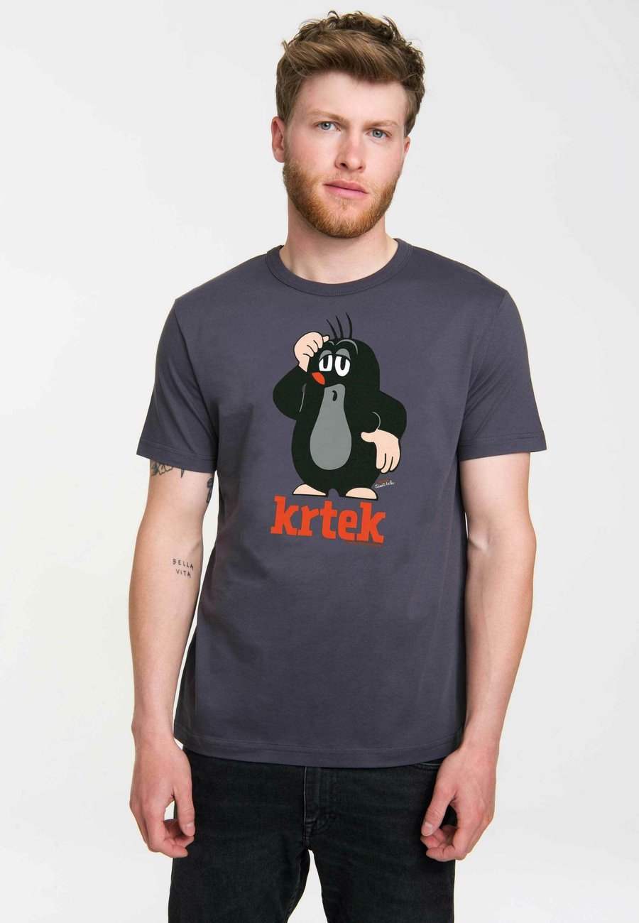 Футболка LOGOSHIRT DER KLEINE MAULWURF KRTEK, Blau-Grau/Blue, Синий, Футболка LOGOSHIRT DER KLEINE MAULWURF KRTEK, Blau-Grau/Blue
Футболка LOGOSHIRT DER KLEINE MAULWURF KRTEK, Blau-Grau/Blue, Синий, Футболка LOGOSHIRT DER KLEINE MAULWURF KRTEK, Blau-Grau/Blue