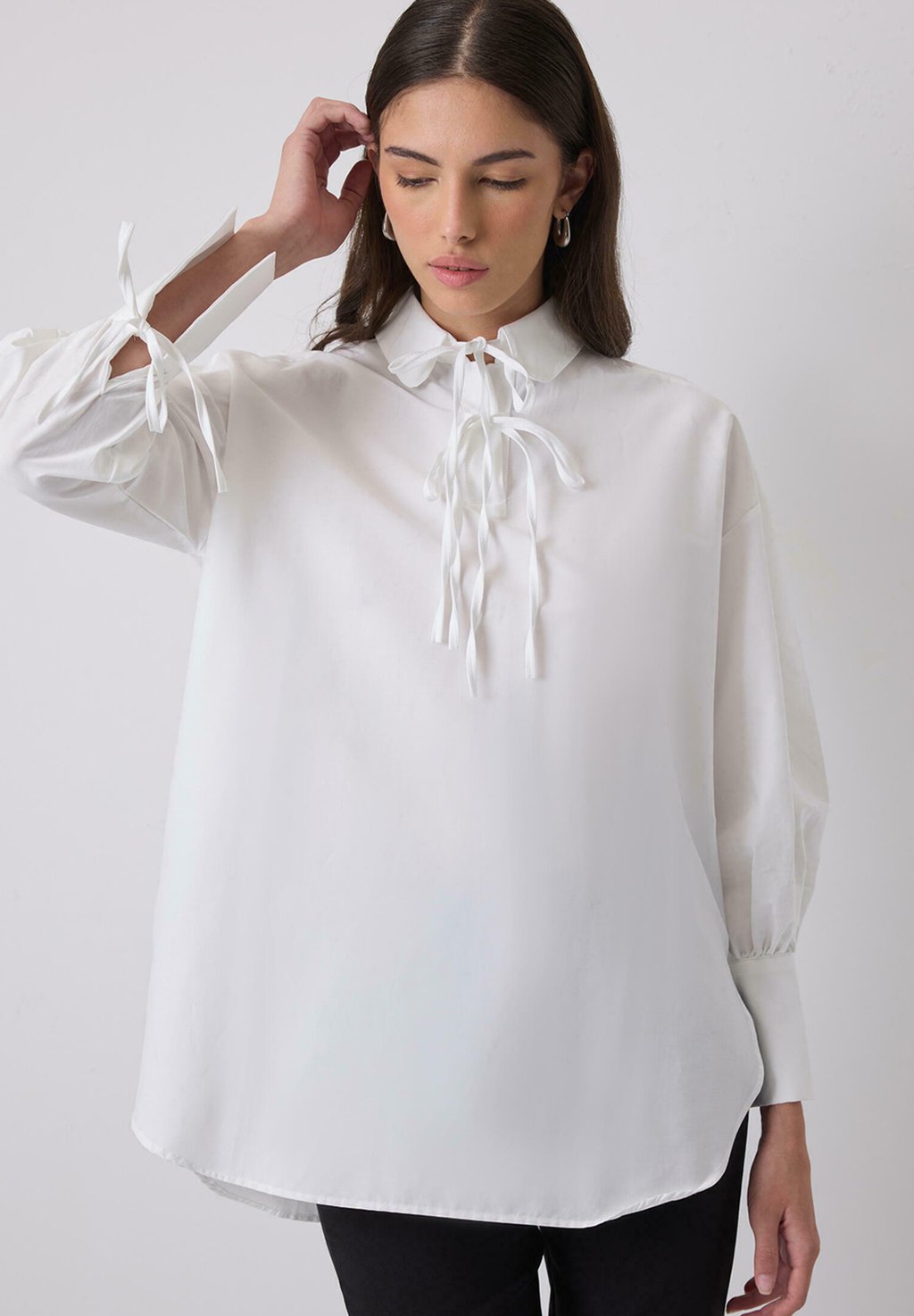 Блуза Touché Privé, белый
Блуза Touché Privé, белый