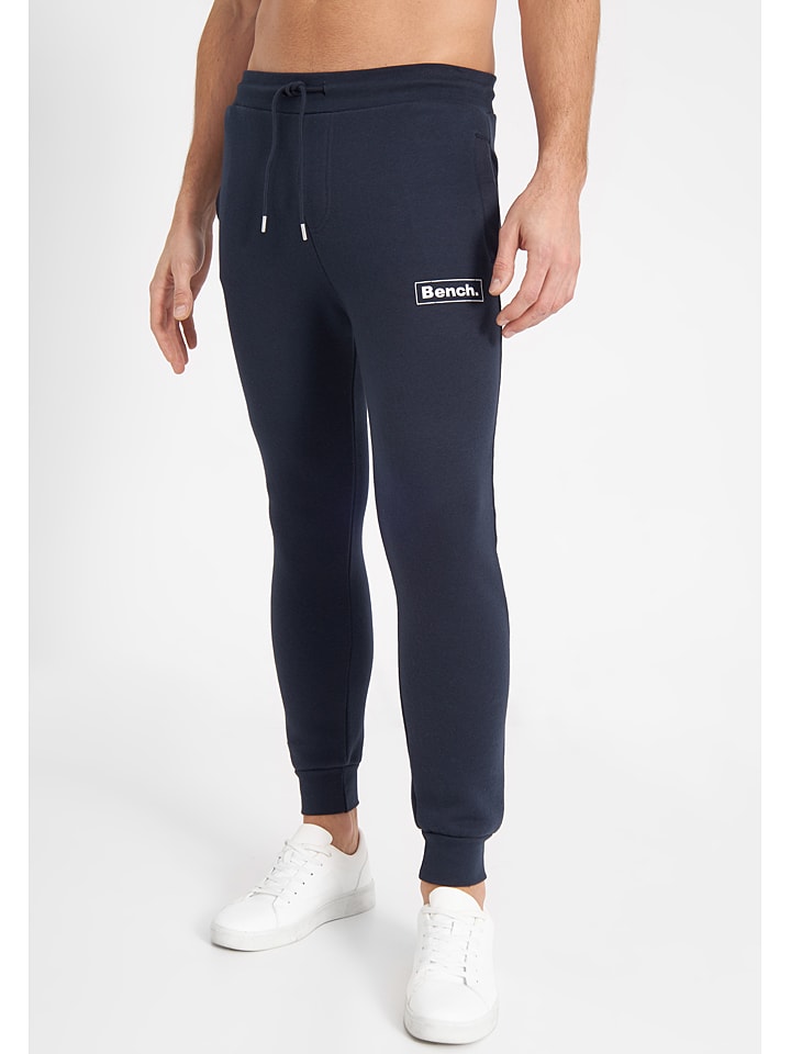 Bench Спортивные штаны "Серж" темно-синего цвета
Bench Спортивные штаны "Серж" темно-синего цвета