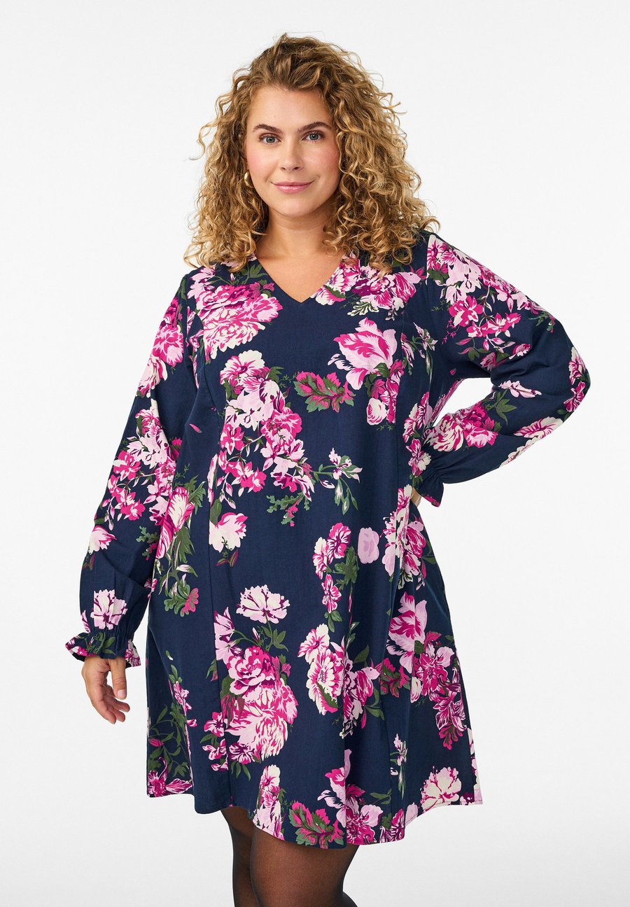 Платье Zizzi MIT V-AUSSCHNITT UND LANGEN ÄRMELN, Navy B Pink Flower/Dark Blue
Платье Zizzi MIT V-AUSSCHNITT UND LANGEN ÄRMELN, Navy B Pink Flower/Dark Blue