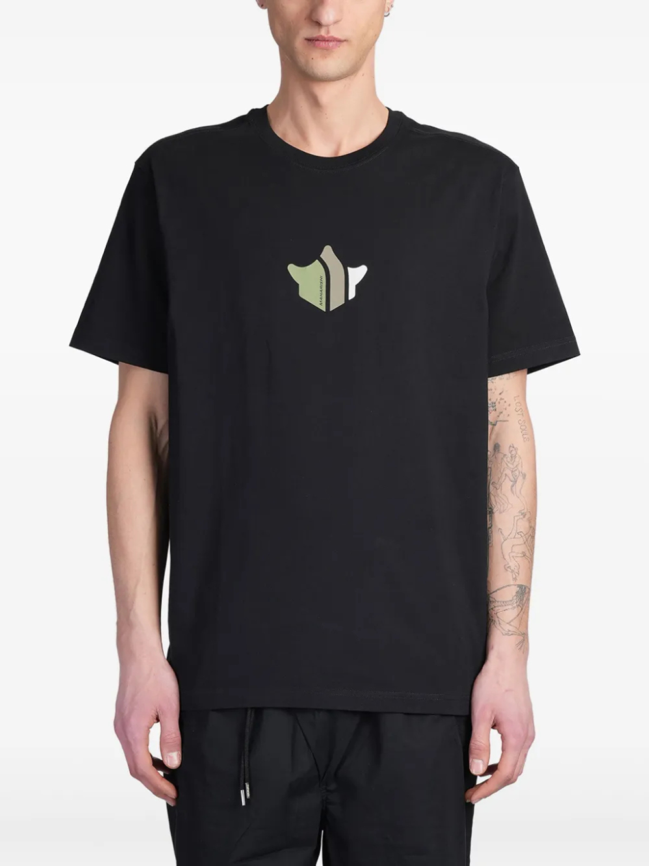 Футболка с графическим принтом Maharishi, черный
Футболка с графическим принтом Maharishi, черный