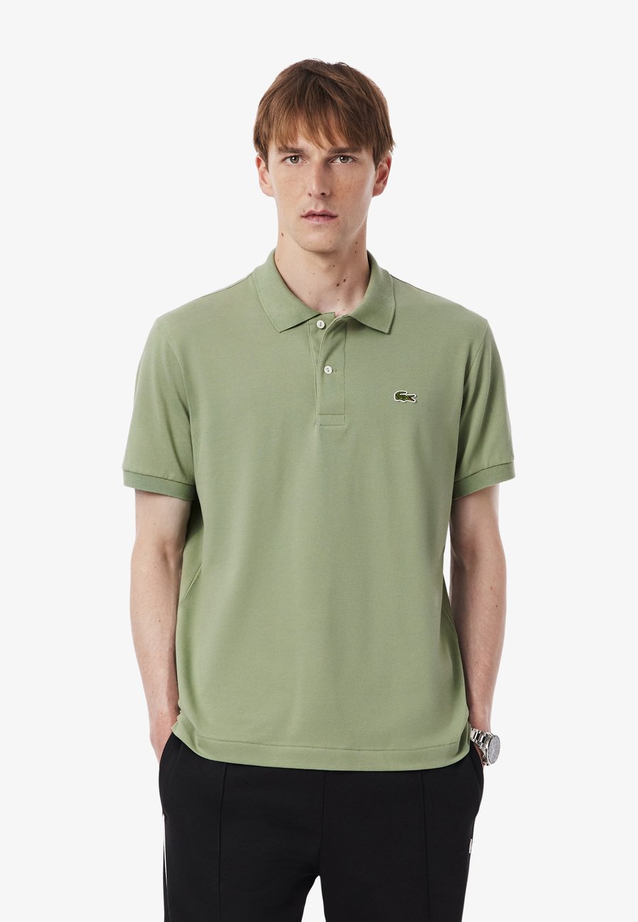 Поло Lacoste SHORT SLEEVES, Vert/Mottled Green, Зеленый, Поло Lacoste SHORT SLEEVES, Vert/Mottled Green
Поло Lacoste SHORT SLEEVES, Vert/Mottled Green, Зеленый, Поло Lacoste SHORT SLEEVES, Vert/Mottled Green