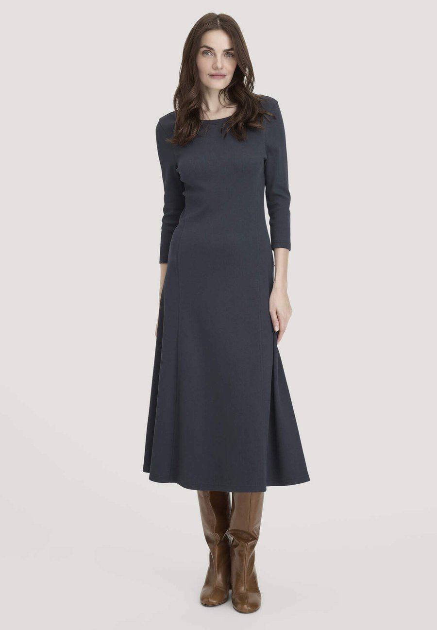 Платье Hessnatur SLIM, Marine/Blue
Платье Hessnatur SLIM, Marine/Blue