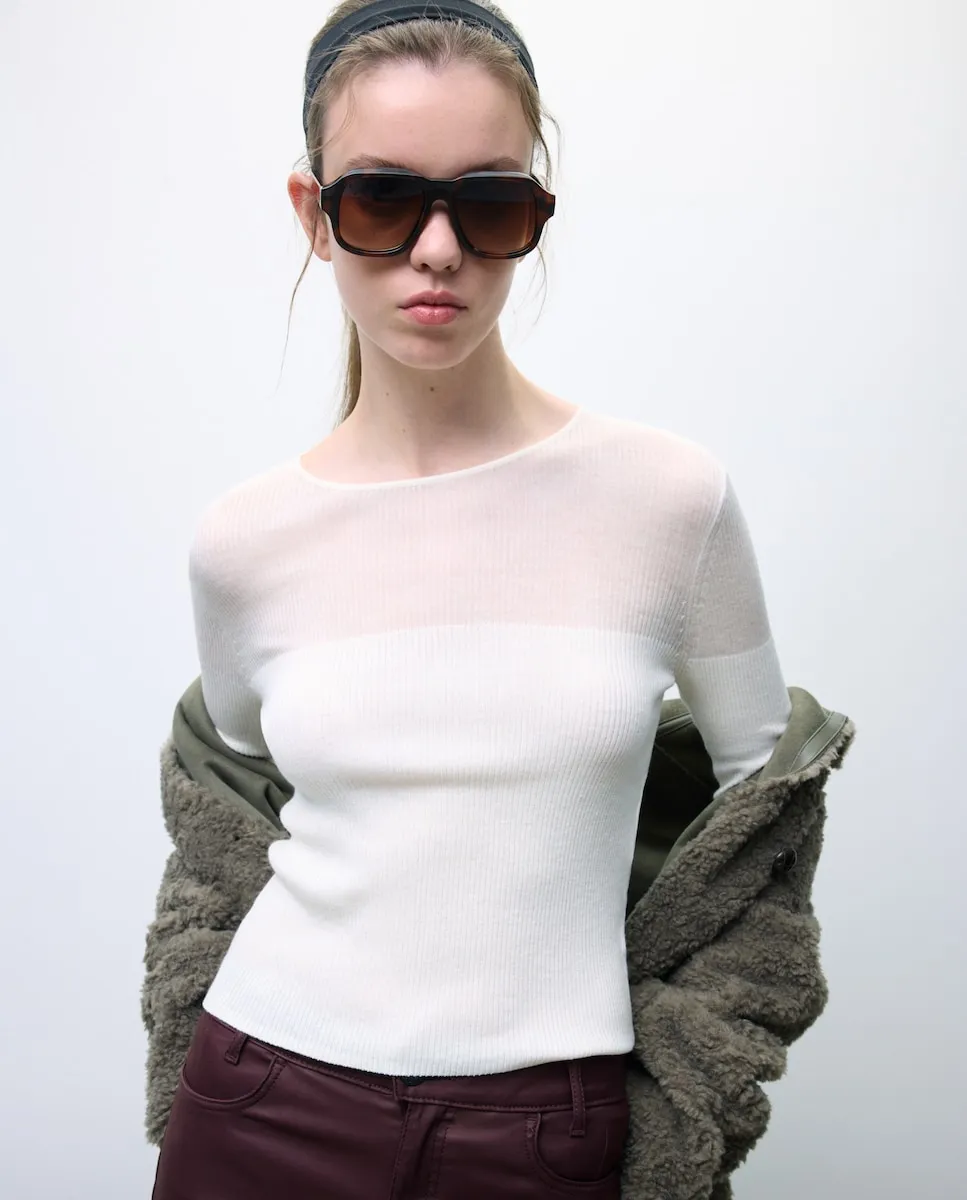 Женский джемпер с длинными рукавами и прозрачным вырезом Tintoretto, экрю
Женский джемпер с длинными рукавами и прозрачным вырезом Tintoretto, экрю