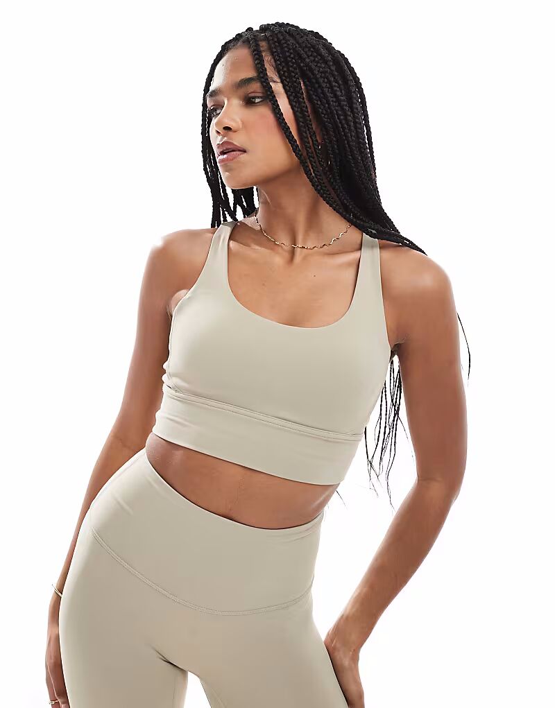 Бюстгальтер Agon Sports в цвете гравий
Бюстгальтер Agon Sports в цвете гравий