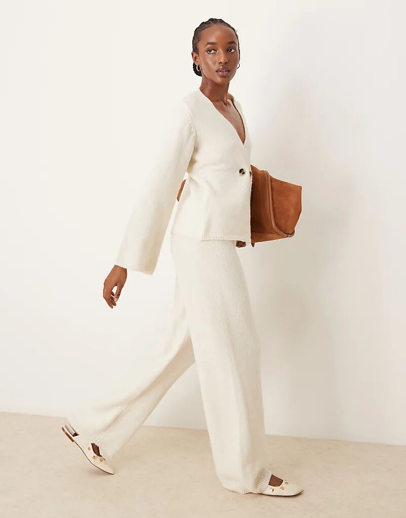 YAS – Широкие трикотажные брюки цвета березы, комбинированная часть
YAS – Широкие трикотажные брюки цвета березы, комбинированная часть