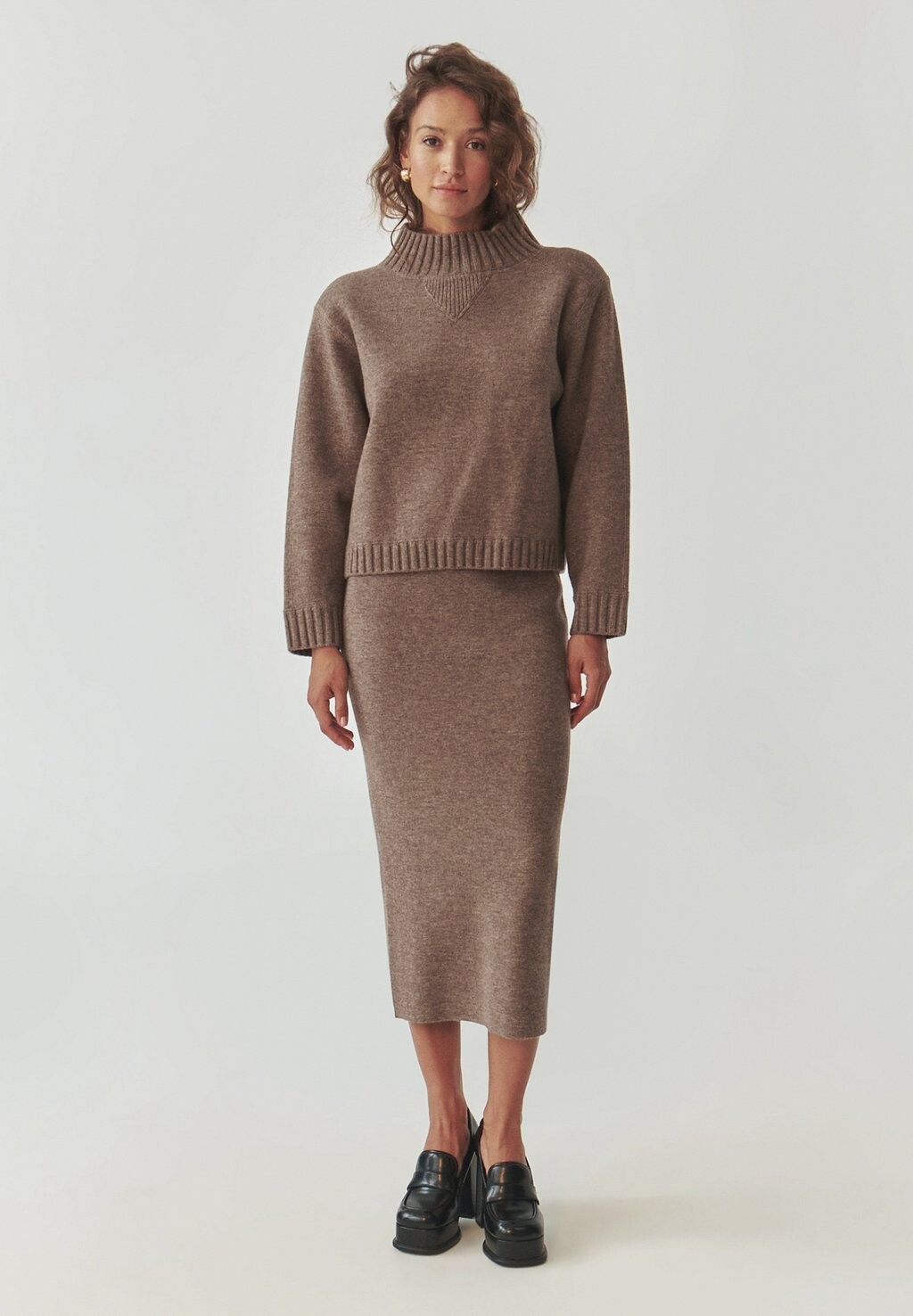 Юбка-карандаш TATUUM, бежевый
Юбка-карандаш TATUUM, бежевый