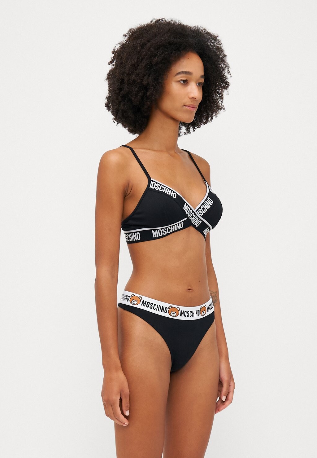 Бюстгальтер на косточках Moschino Underwear, черный
Бюстгальтер на косточках Moschino Underwear, черный