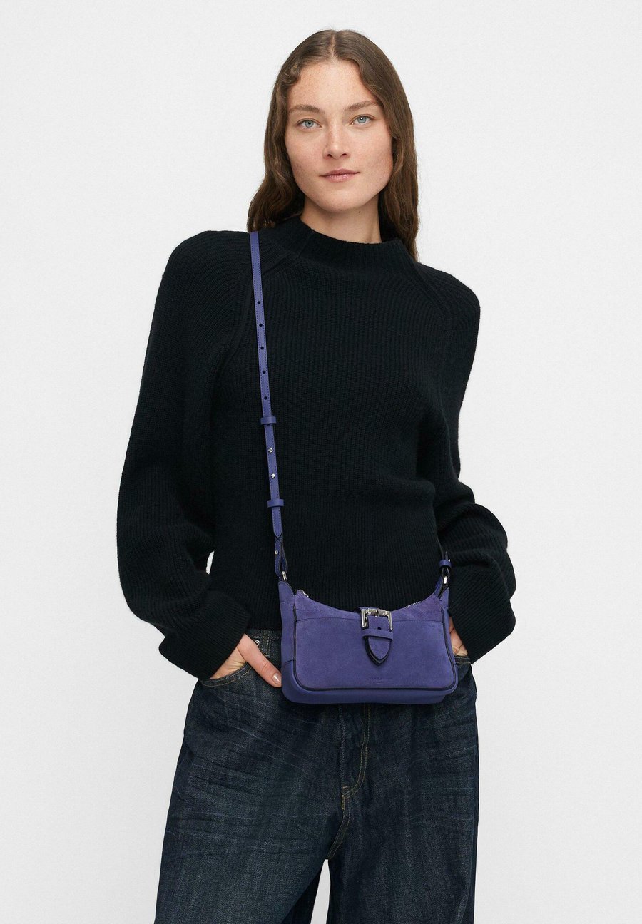 Сумка кросс-боди Liebeskind Berlin Cross body bag, Lila/Lilac
Сумка кросс-боди Liebeskind Berlin Cross body bag, Lila/Lilac