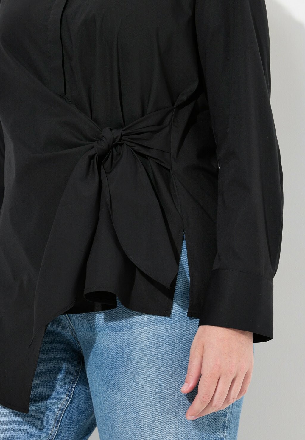 Блузка на пуговицах WRAP FRONT LONG SLEEVE Ulla Popken, черный
Блузка на пуговицах WRAP FRONT LONG SLEEVE Ulla Popken, черный