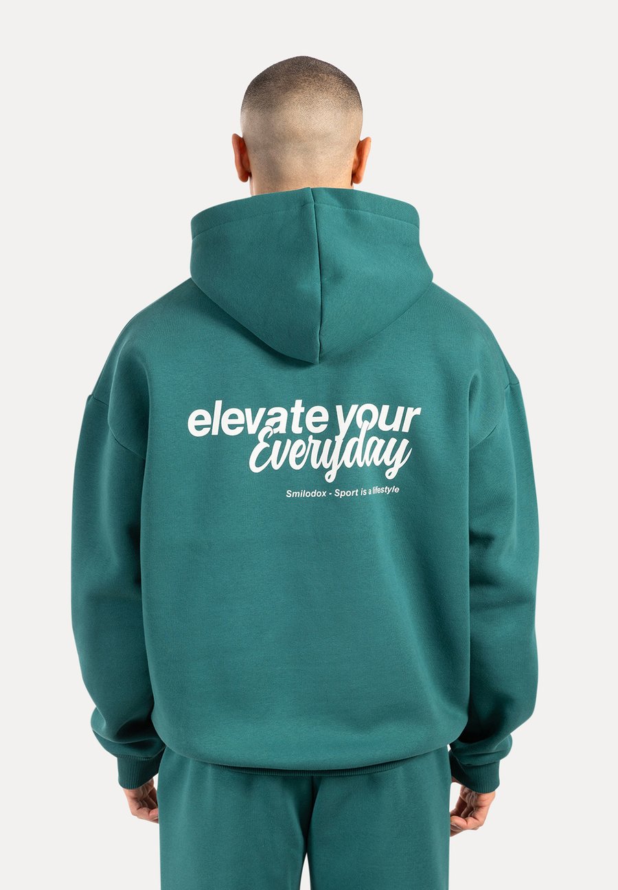 Худи Smilodox CASUAL LOGO TAMIO, Dunkel Grün/Dark Green
Худи Smilodox CASUAL LOGO TAMIO, Dunkel Grün/Dark Green