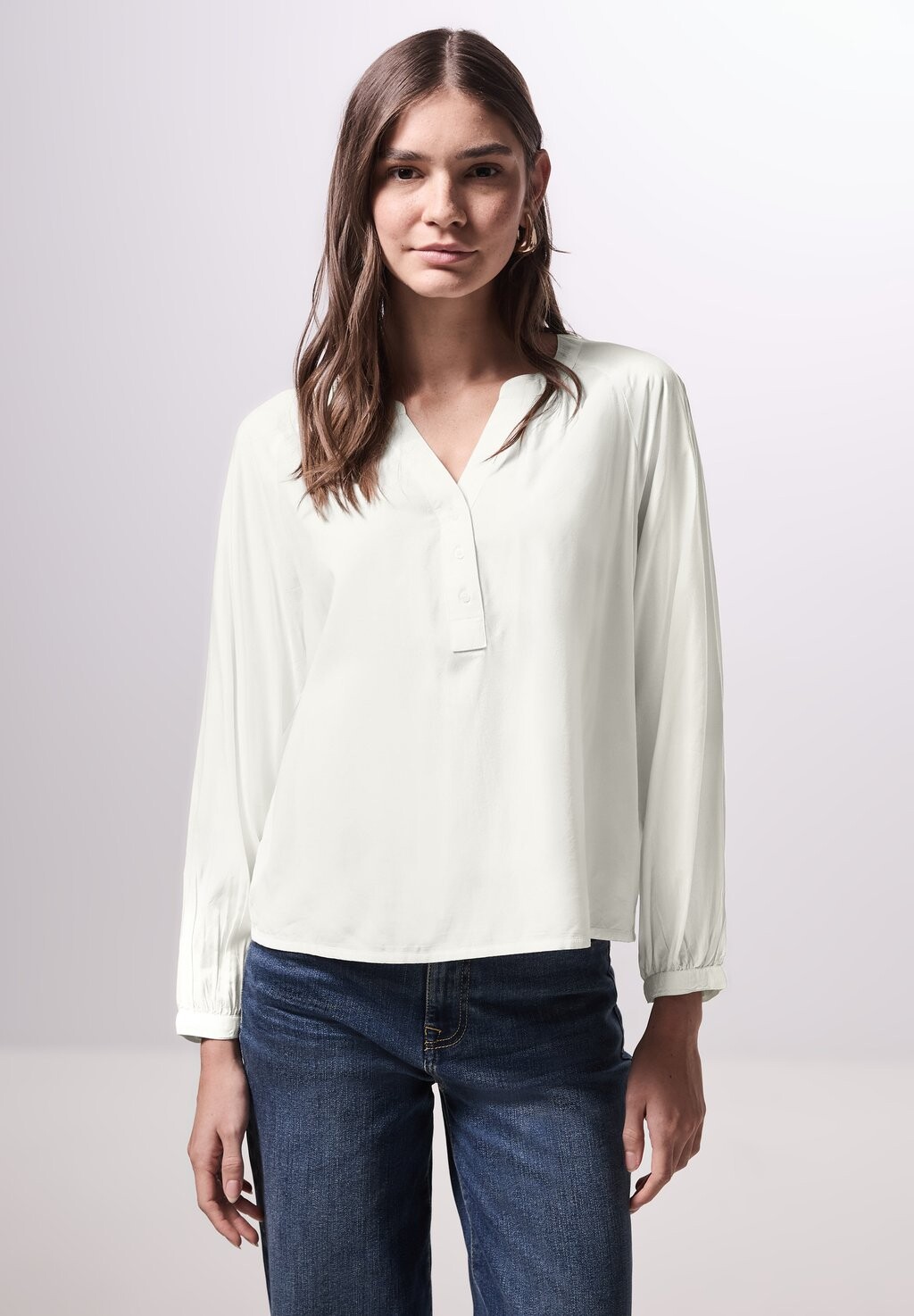 Блуза RAGLAN IN UNIFARBE Street One Studio, молочный
Блуза RAGLAN IN UNIFARBE Street One Studio, молочный