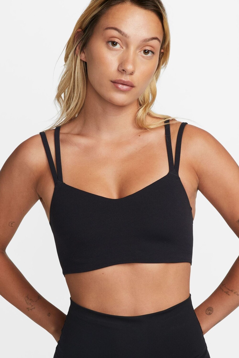 Спортивный бюстгальтер Alate с легкой поддержкой и бретелями Nike, черный
Спортивный бюстгальтер Alate с легкой поддержкой и бретелями Nike, черный