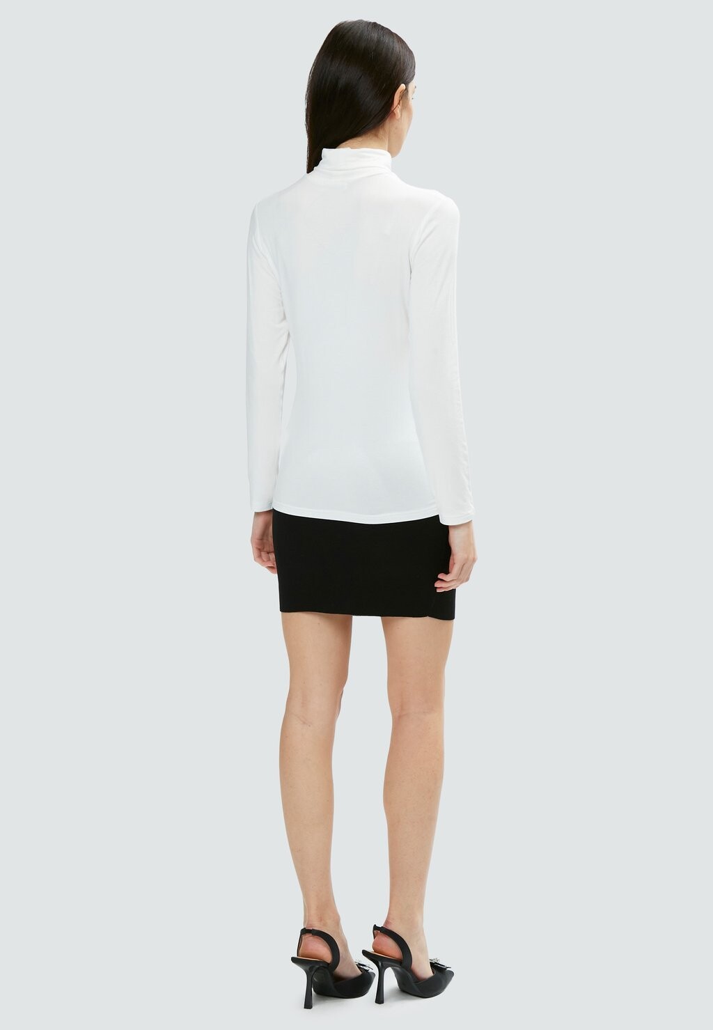 Топ с длинными рукавами HIGH-NECK TEE INFLUENCER, кремовый
Топ с длинными рукавами HIGH-NECK TEE INFLUENCER, кремовый