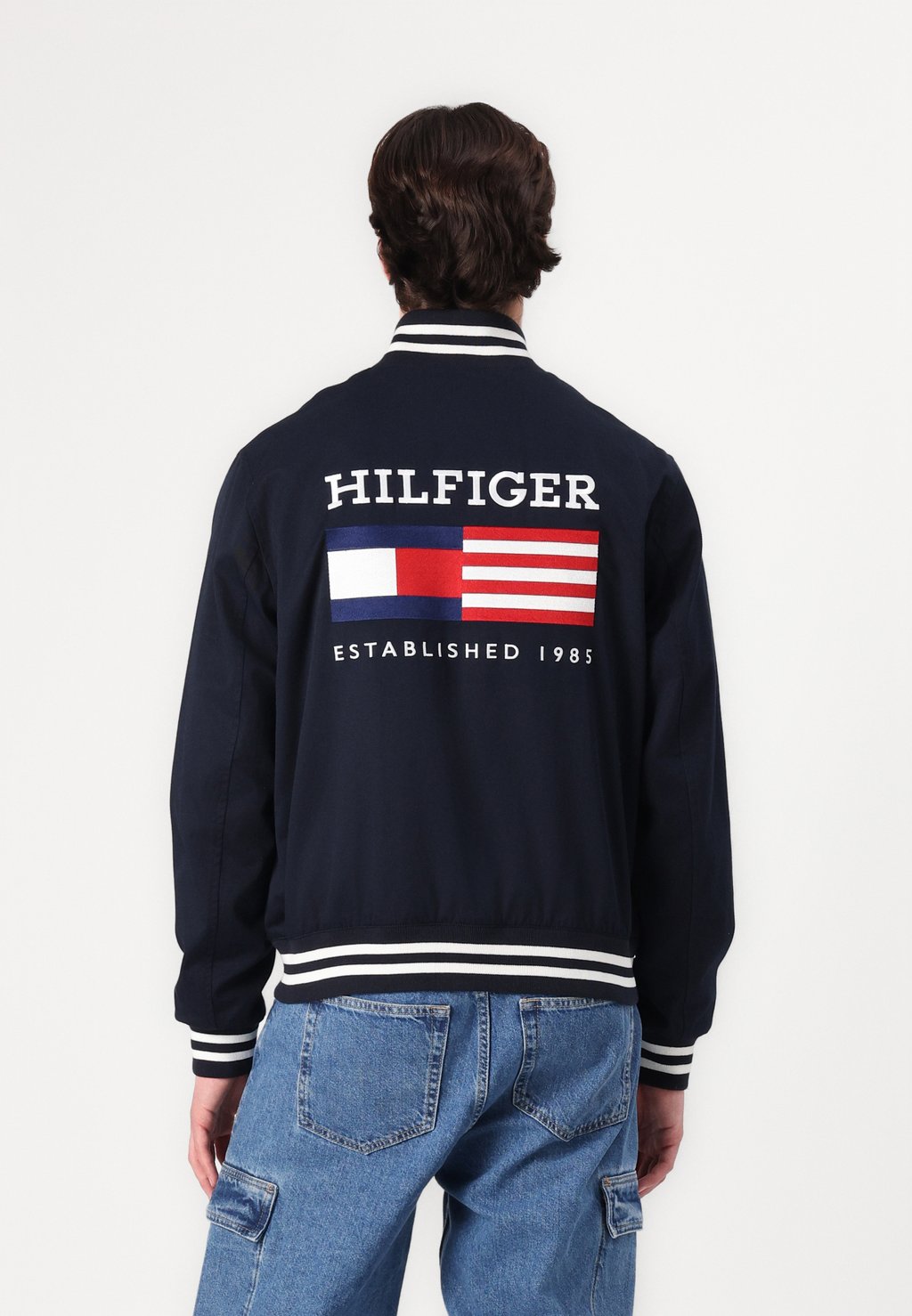 Куртка-бомбер AMERICANA VARSITY JACKET UNISEX Tommy Hilfiger, темно-синий 
Куртка-бомбер AMERICANA VARSITY JACKET UNISEX Tommy Hilfiger, темно-синий
