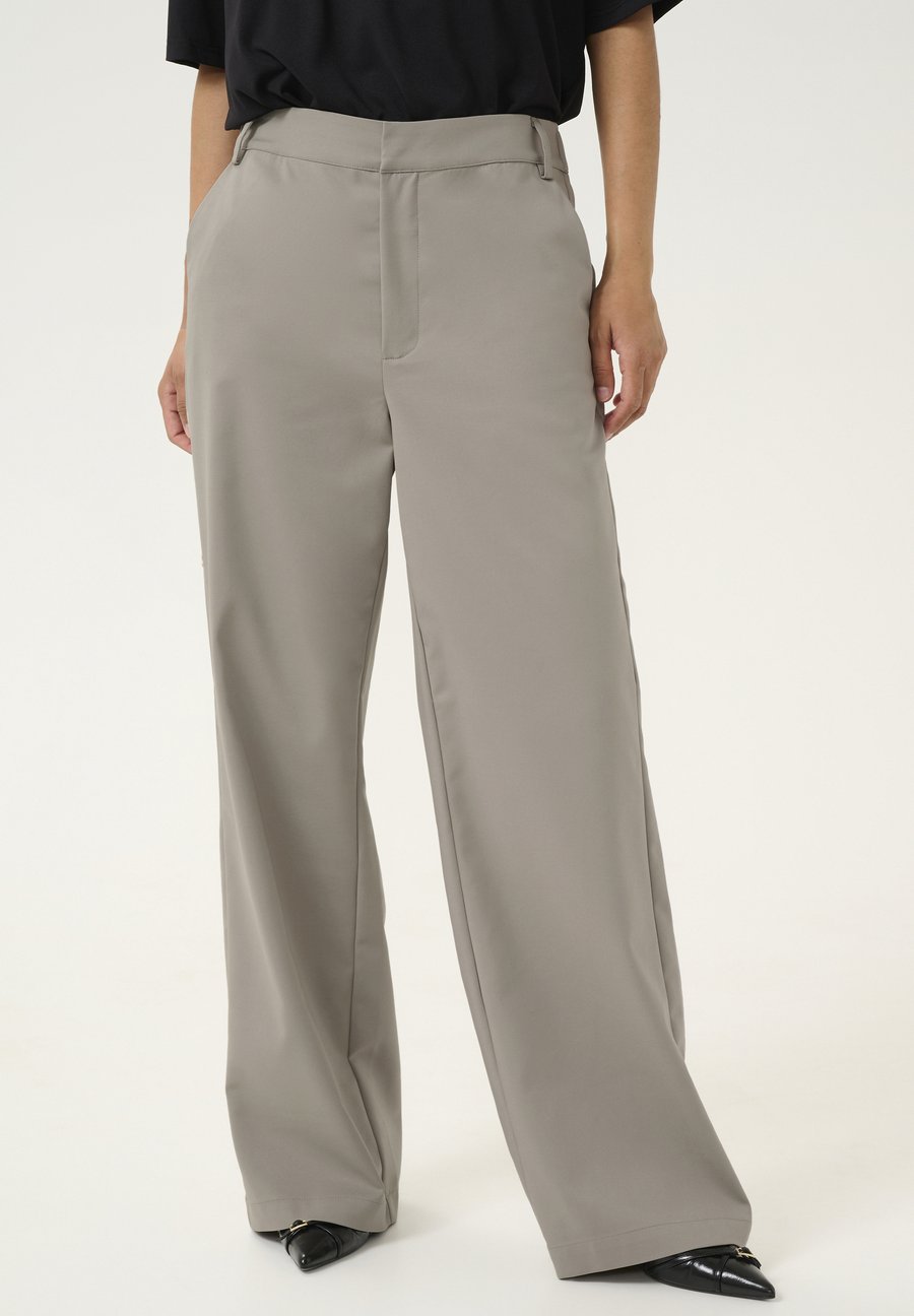 Брюки Kaffe LORAINE WIDE, Elephant Skin/Light Grey
Брюки Kaffe LORAINE WIDE, Elephant Skin/Light Grey