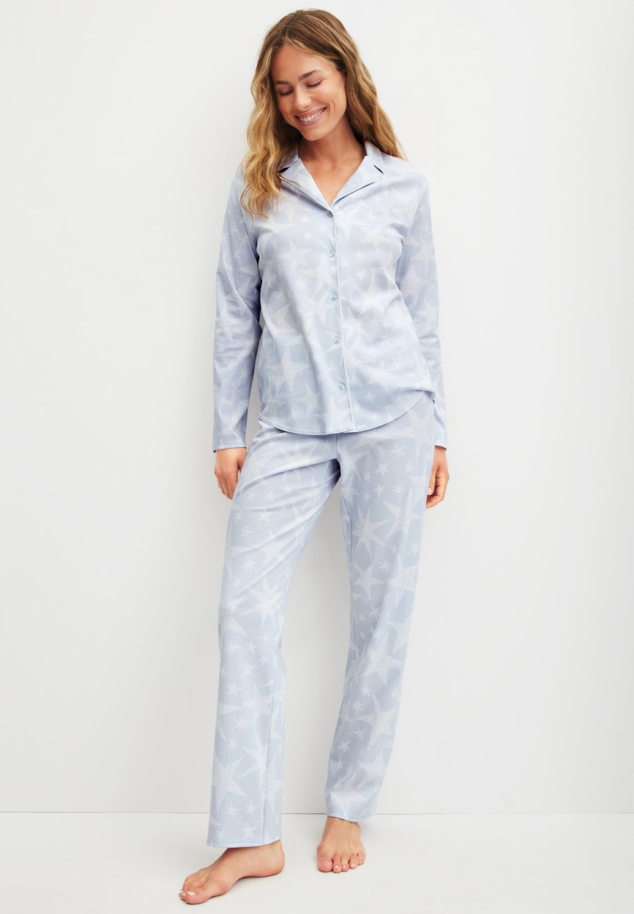 Пижамный комплект Calida COSY MIT KNÖPFEN SET, Harmony Blue/Light Blue
Пижамный комплект Calida COSY MIT KNÖPFEN SET, Harmony Blue/Light Blue