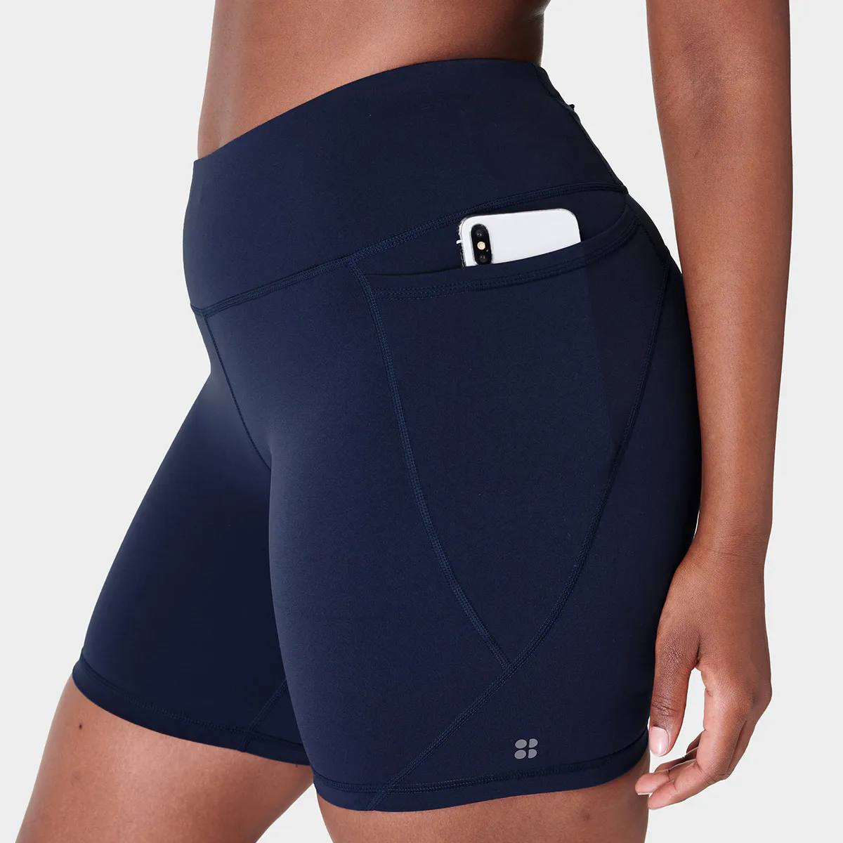 Женские шорты Power 6" Biker Sweaty Betty, темно-синий
Женские шорты Power 6" Biker Sweaty Betty, темно-синий