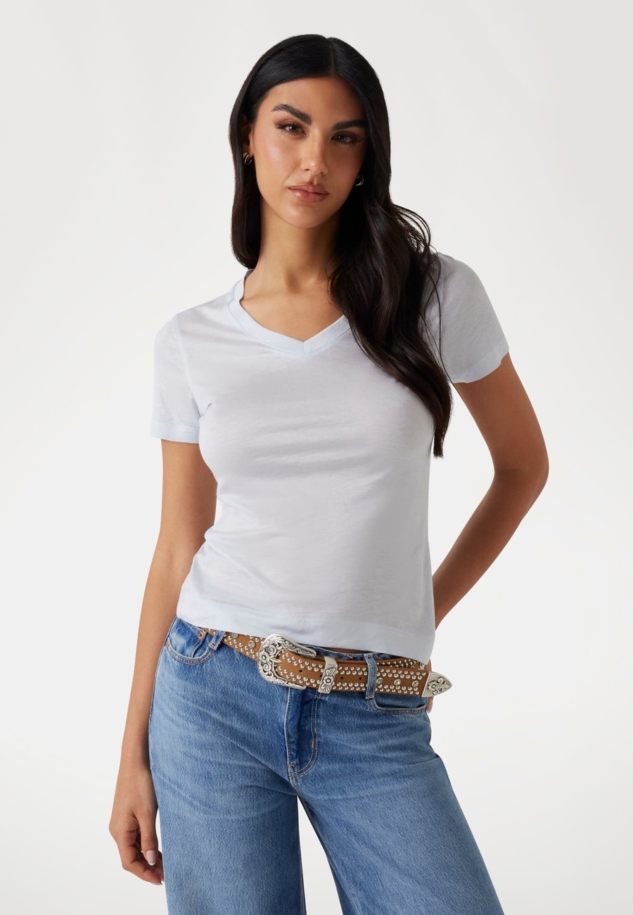 Футболка Guess Basic T-shirt, Himmelblau/Light Blue, Синий, Футболка Guess Basic T-shirt, Himmelblau/Light Blue
Футболка Guess Basic T-shirt, Himmelblau/Light Blue, Синий, Футболка Guess Basic T-shirt, Himmelblau/Light Blue