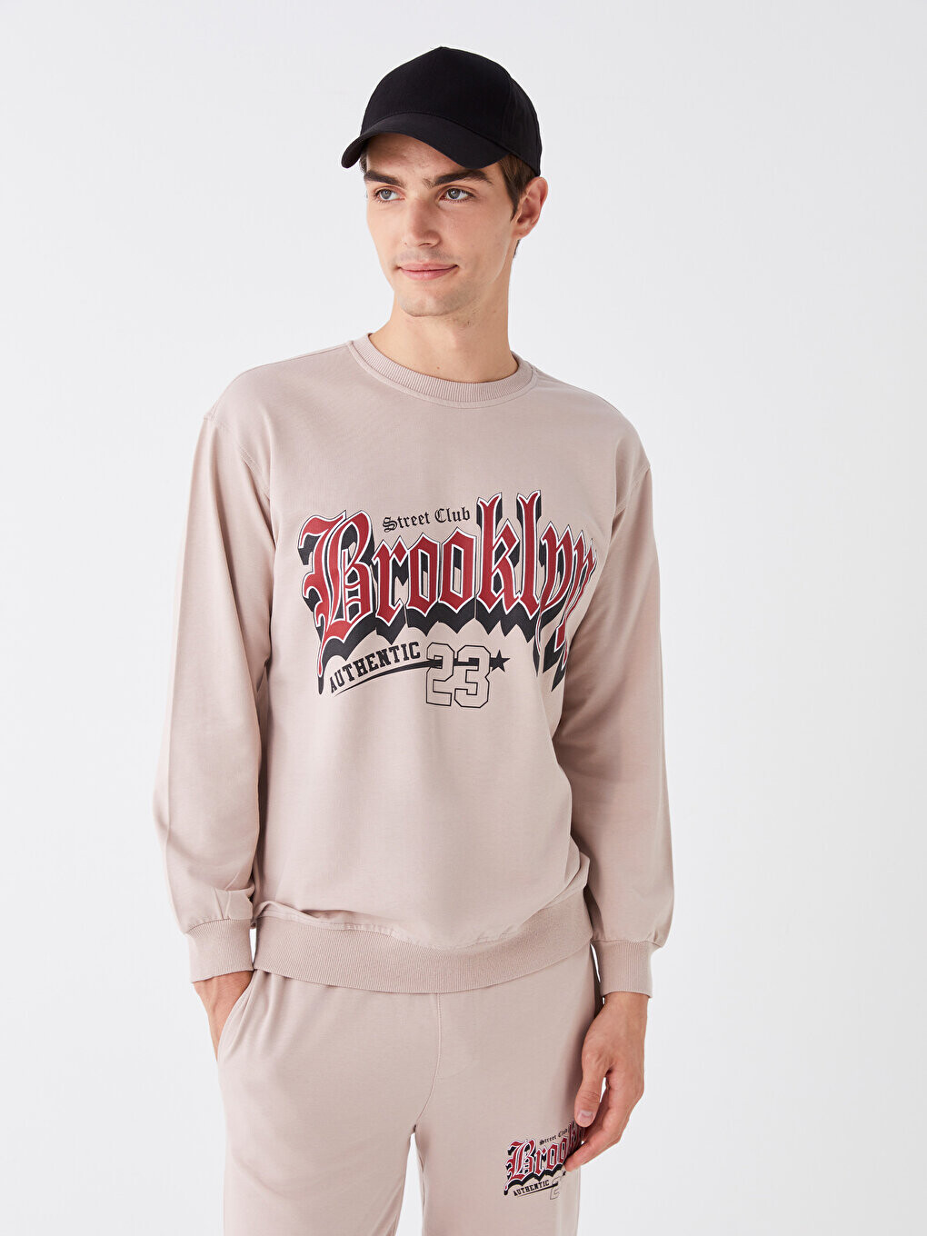 Мужская толстовка с круглым вырезом и длинным рукавом с принтом CALİMERA MODA, карамель
Мужская толстовка с круглым вырезом и длинным рукавом с принтом CALİMERA MODA, карамель