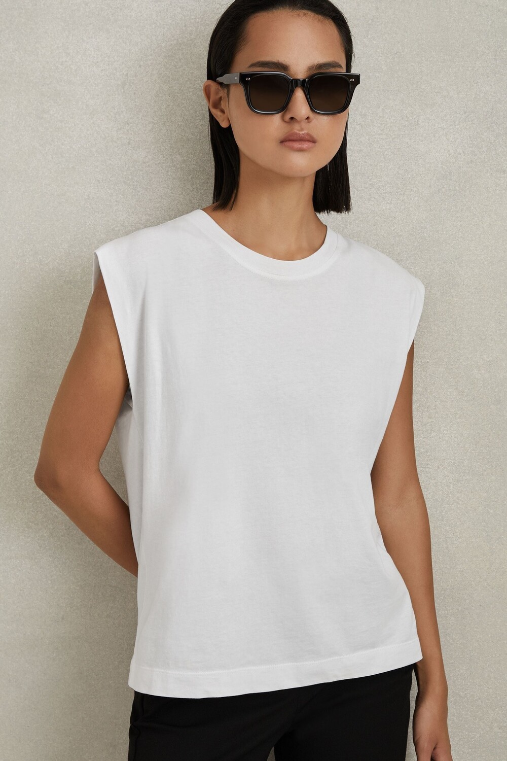 Хлопковая футболка Morgan с очень короткими рукавами Reiss, белый
Хлопковая футболка Morgan с очень короткими рукавами Reiss, белый