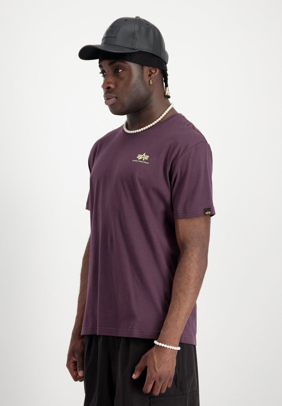 Футболка Alpha Industries SMALL LOGO, Plum/Purple, Фиолетовый, Футболка Alpha Industries SMALL LOGO, Plum/Purple
Футболка Alpha Industries SMALL LOGO, Plum/Purple, Фиолетовый, Футболка Alpha Industries SMALL LOGO, Plum/Purple