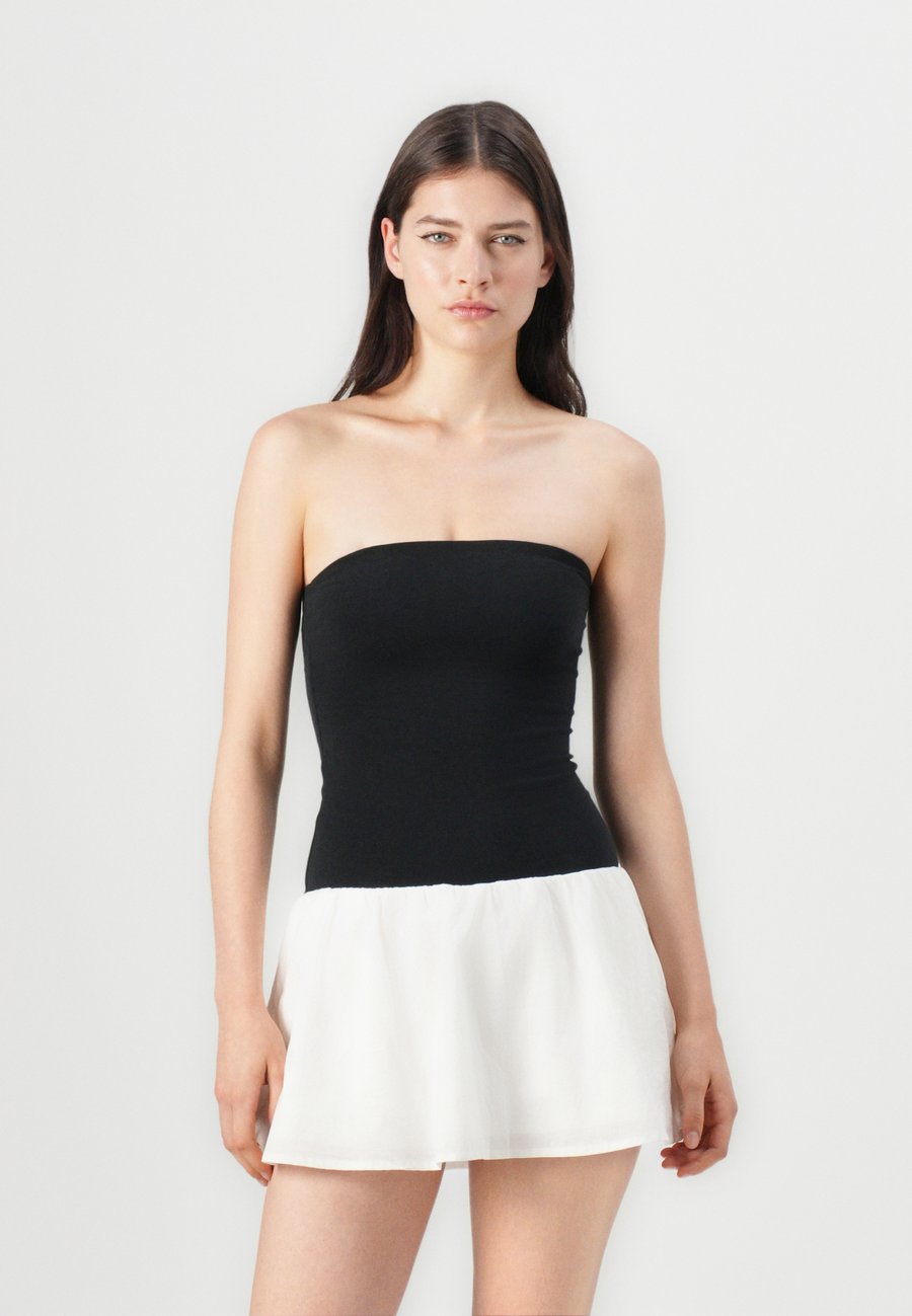 Платье Hollister Co. STRAPLESS SKORT DRESS, Black/White/Black
Платье Hollister Co. STRAPLESS SKORT DRESS, Black/White/Black