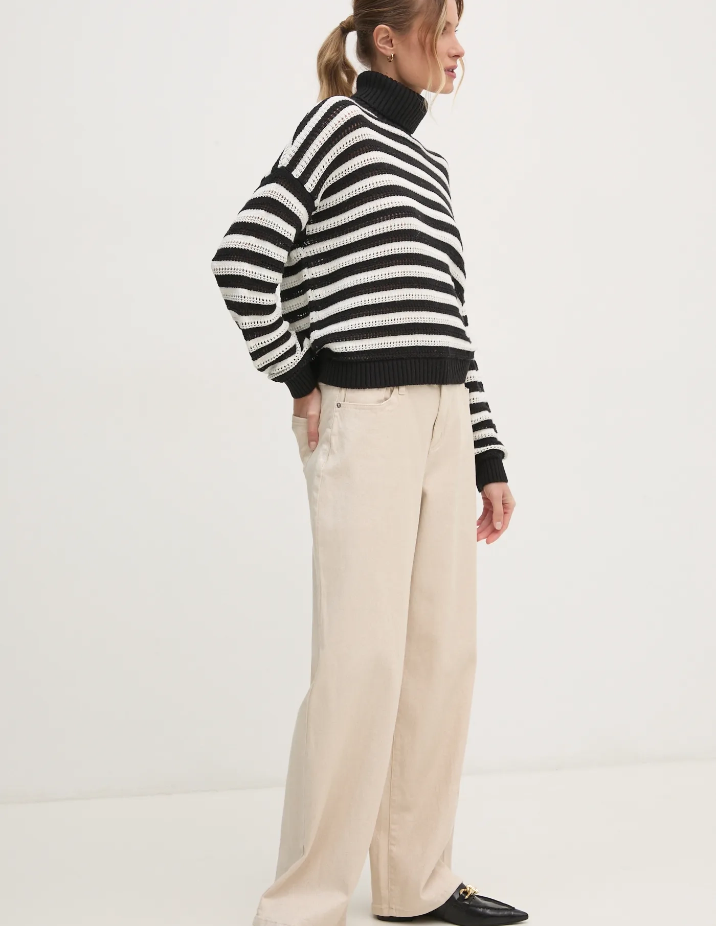 Свитер Sisley, черный
Свитер Sisley, черный