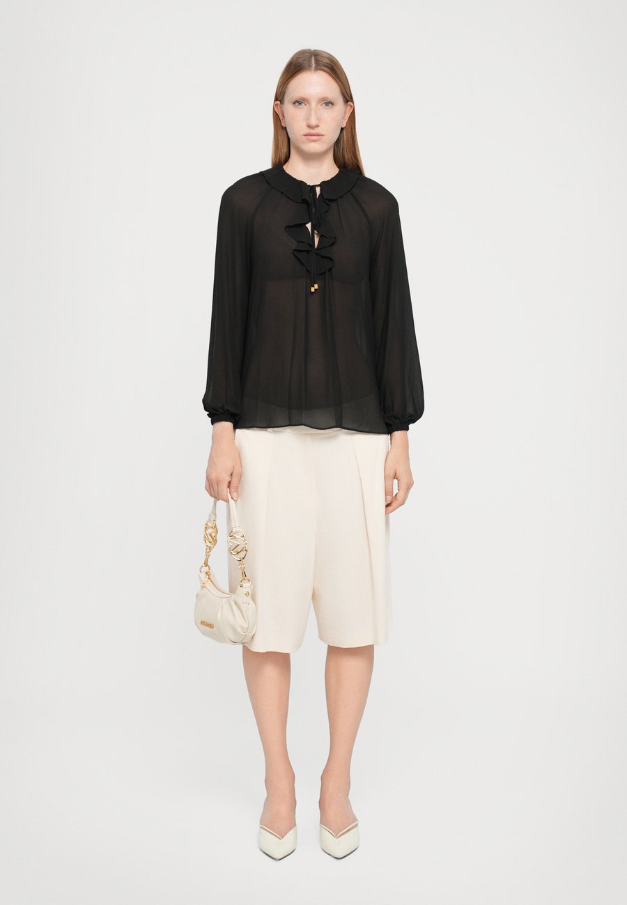 Сумка Love Moschino JEWEL, Ivory/Off-White
Сумка Love Moschino JEWEL, Ivory/Off-White