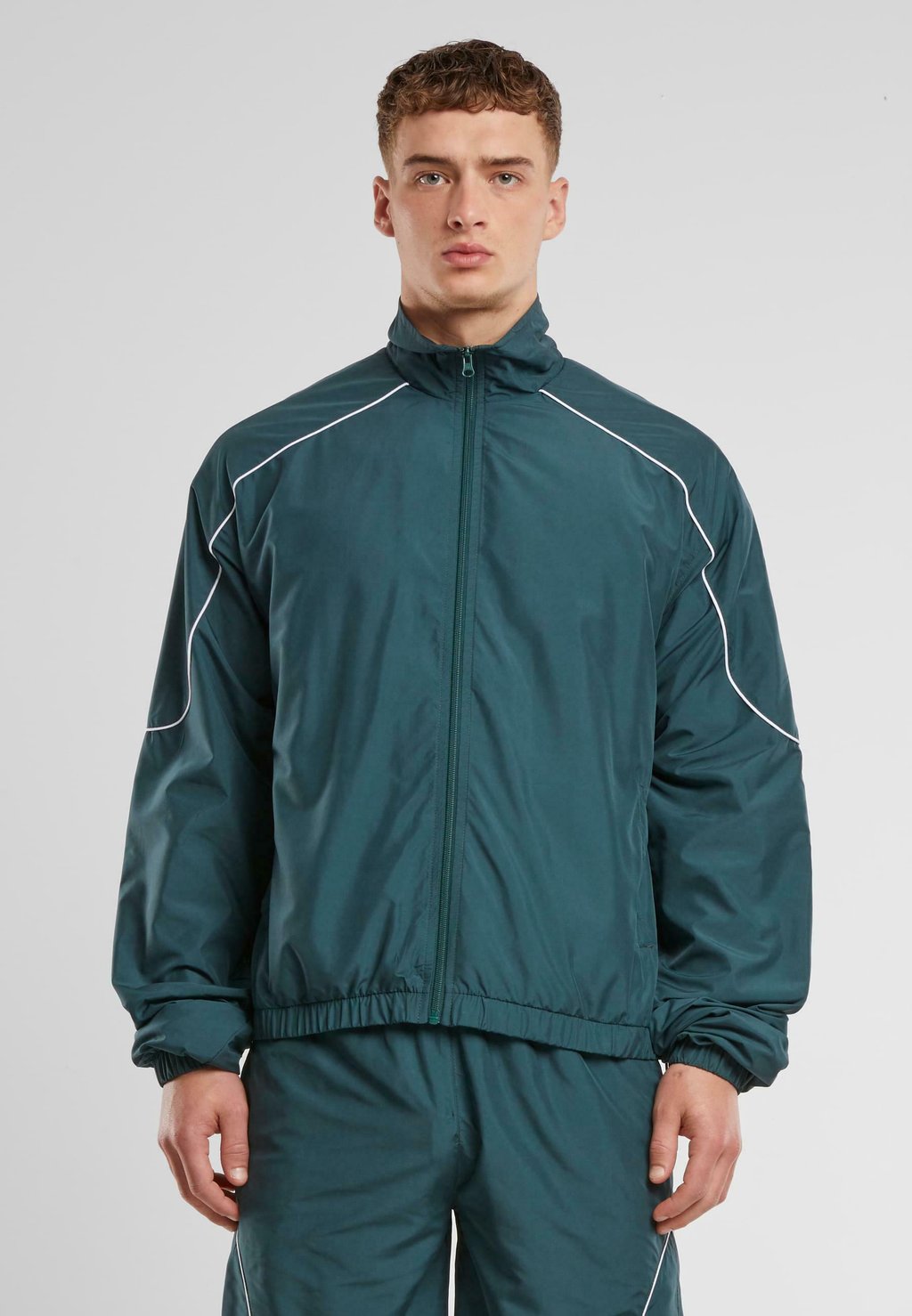 Летняя куртка Urban Classics, темно-зеленый 
Летняя куртка Urban Classics, темно-зеленый