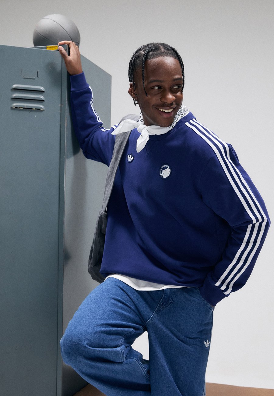 Толстовка Adidas Originals FC COPENHAGEN ICON TRACK TOP, Night Sky/Dark Blue
Толстовка Adidas Originals FC COPENHAGEN ICON TRACK TOP, Night Sky/Dark Blue
