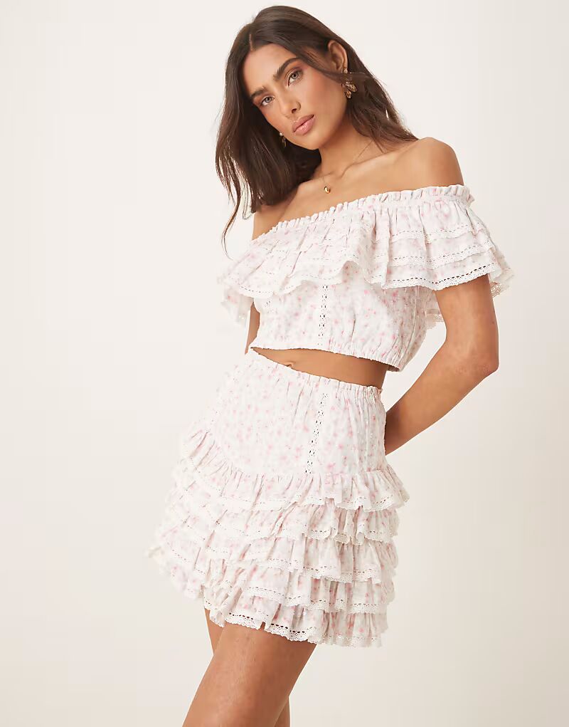 Мини-юбка с оборками от Amy Jane London Gaia в розовом цвете 
Мини-юбка с оборками от Amy Jane London Gaia в розовом цвете