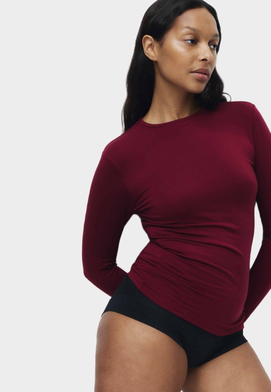 Топ Marks & Spencer HEATGEN THERMAL CREW NECK , Dark Claret/Dark Red
Топ Marks & Spencer HEATGEN THERMAL CREW NECK , Dark Claret/Dark Red