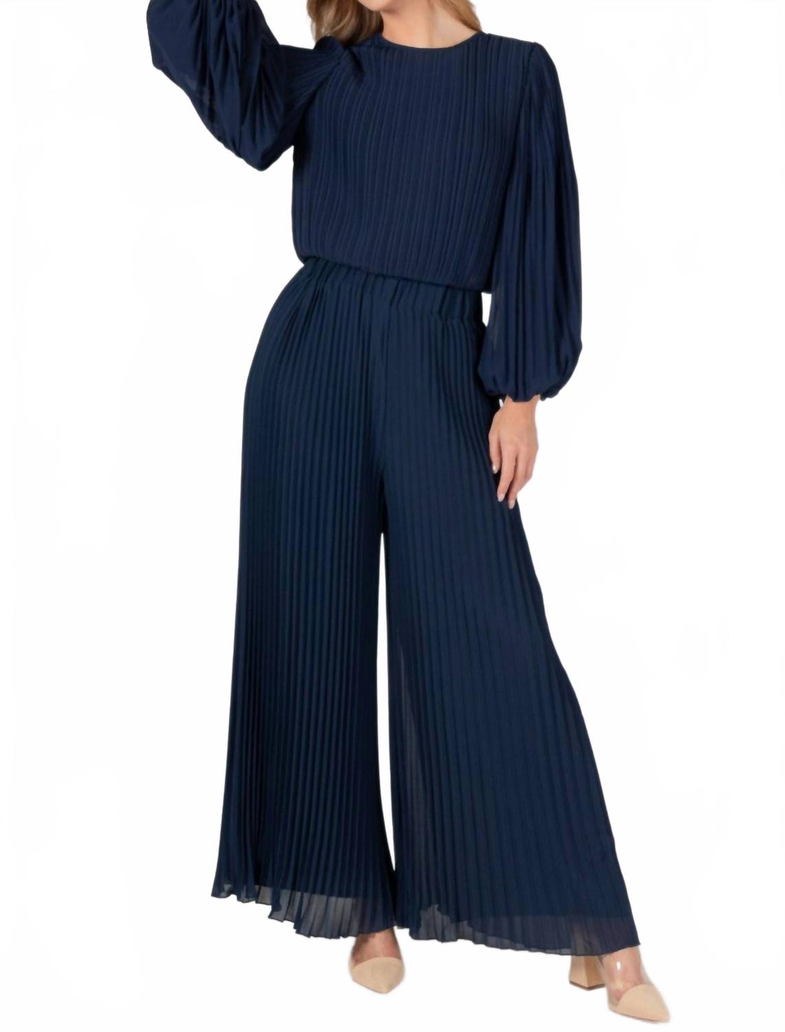 Плиссированный шифоновый топ темно-синего цвета Before You
Плиссированный шифоновый топ темно-синего цвета Before You