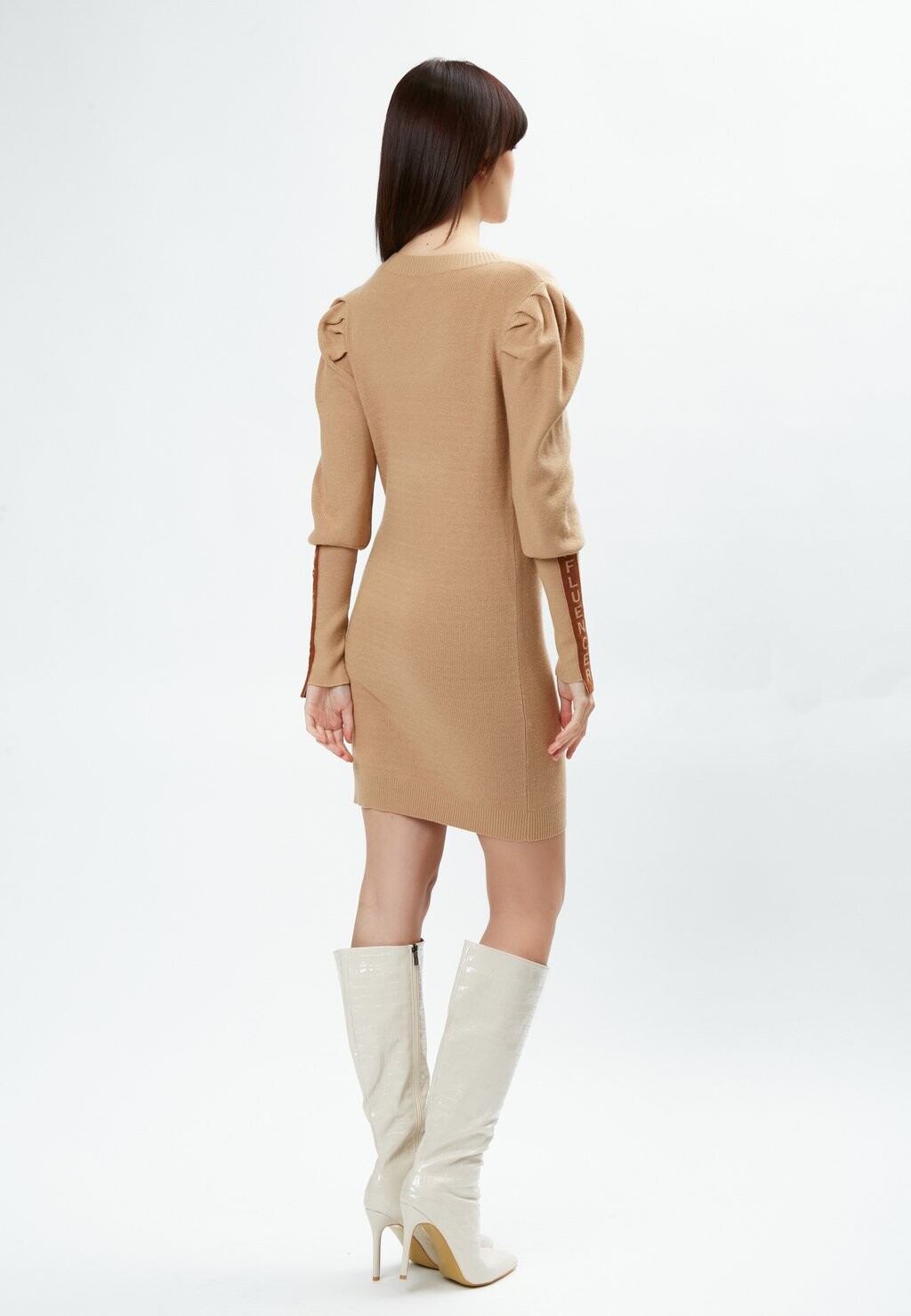 Кардиган LOGO SLEEVED INFLUENCER, бежевый
Кардиган LOGO SLEEVED INFLUENCER, бежевый