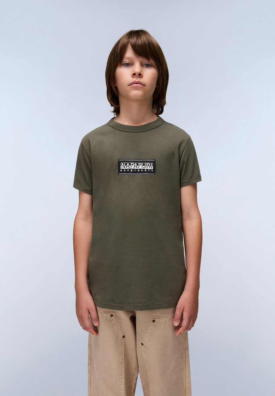 Футболка Napapijri CHAMOIS UNISEX, Tea Leaf/Green, Зеленый, Футболка Napapijri CHAMOIS UNISEX, Tea Leaf/Green
Футболка Napapijri CHAMOIS UNISEX, Tea Leaf/Green, Зеленый, Футболка Napapijri CHAMOIS UNISEX, Tea Leaf/Green