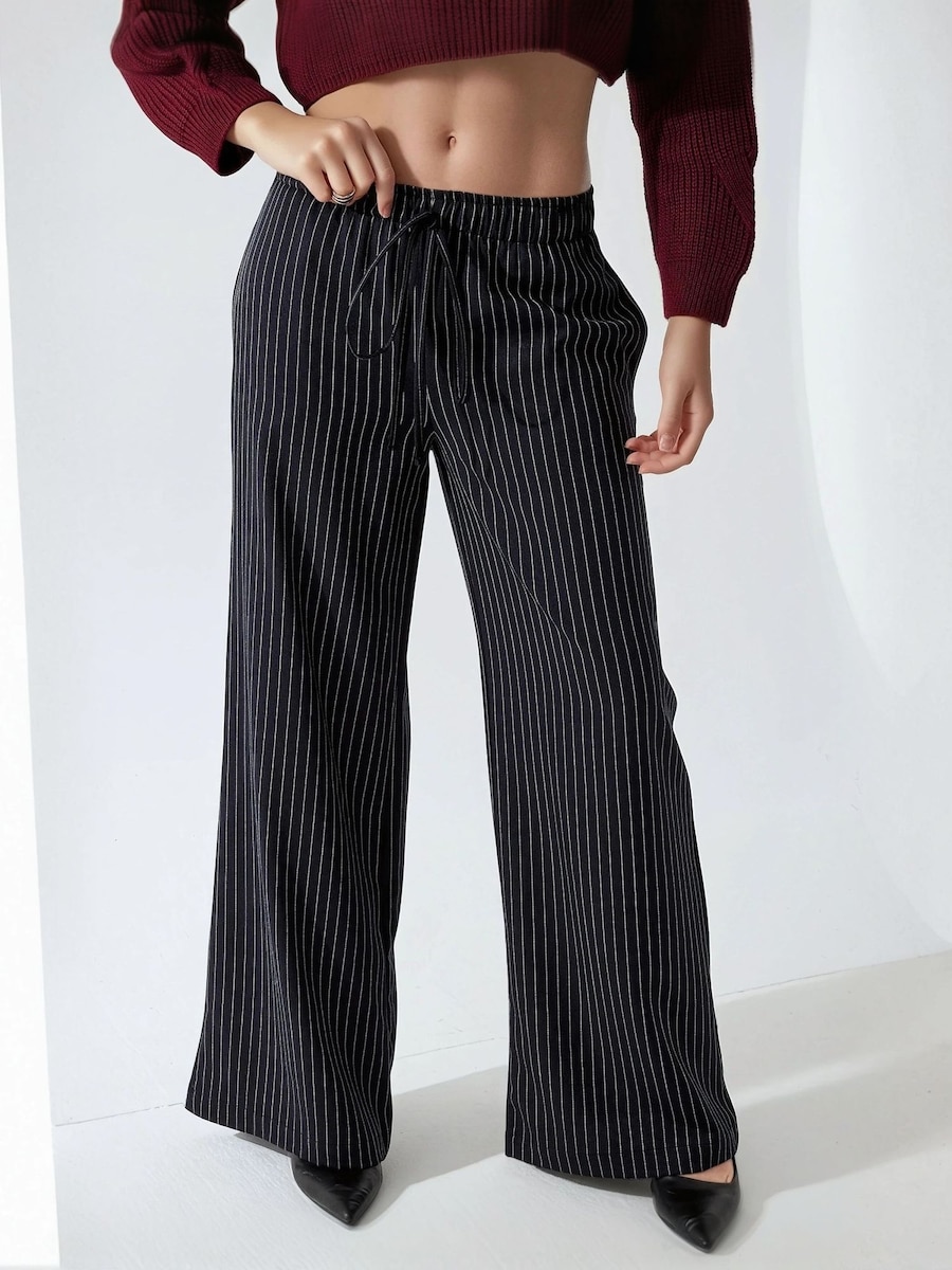 Брюки свободного кроя Hiccup, темно-синий
Брюки свободного кроя Hiccup, темно-синий